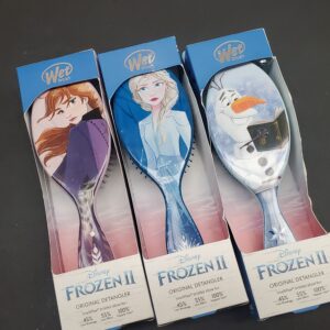 Wet Brush detangler lot of 70 Frozen 2 brushes arranged for shipping from Save More Liquidations
