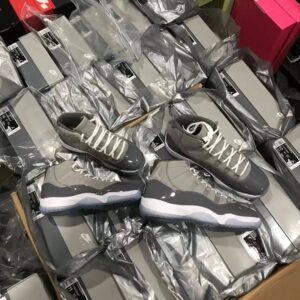 WMNS Air Jordans 11 pallet — 30 to 50 pairs of authentic womens Air Jordan 11 patent leather sneakers in original Nike Jordan Brand boxes