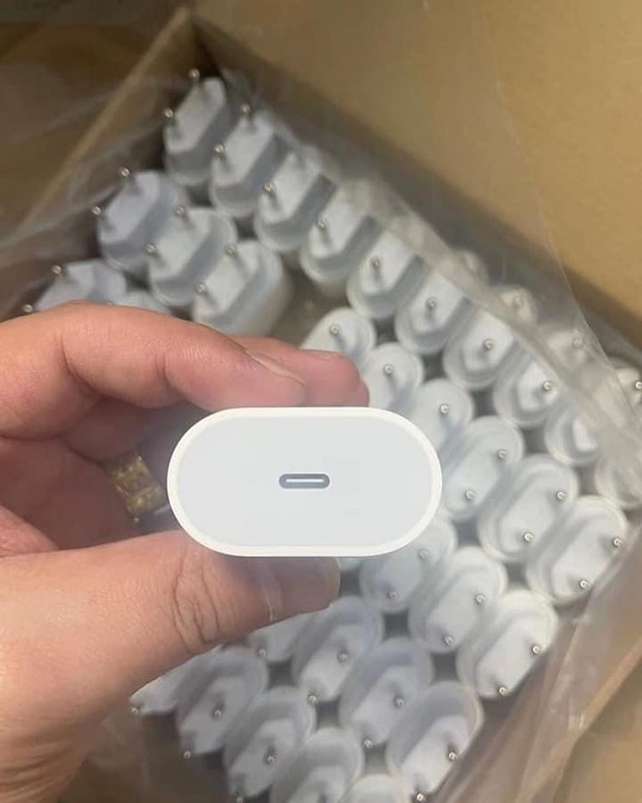 EU 20W Type-C Adapter Pallet – Wholesale Type-C adapter pallet of EU 20W USB-C chargers wrapped for shipping from Save More Liquidations