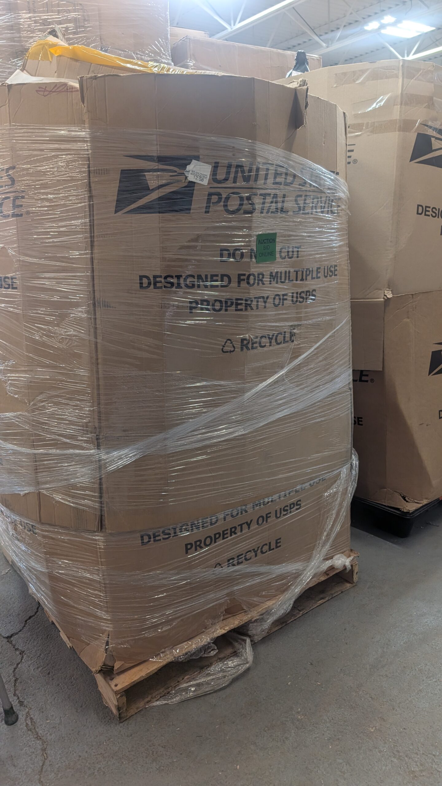 Random – HPC Mixed liquidation pallet of assorted general merchandise wrapped for shipping from Save More Liquidations
