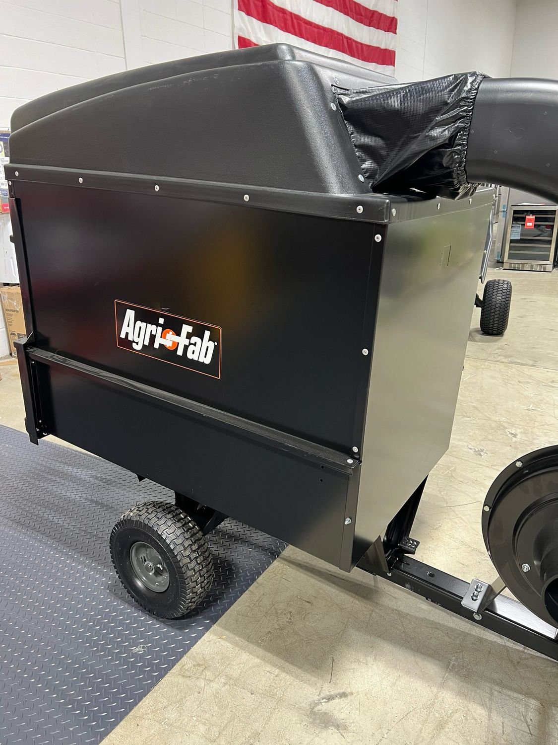 agri-fab-mow-n-vac-32-cu-ft-capacity-pallet-liquidation-depot-1.jpg Agri-Fab Mow N Vac pallet — single pallet of Agri-Fab 32 Cu Ft tow-behind lawn vacuum and bagger attachment units for riding mowers