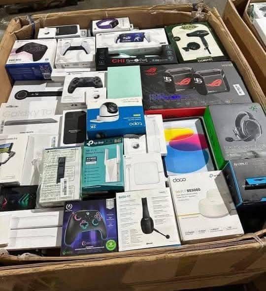 electronic-pallets-buy-wholesale-electronics-pallets.jpg Wholesale electronics pallet premium — single premium-tier pallet of mixed-brand consumer electronics including 4K TVs, gaming, premium audio, smart home, tablets, and laptops