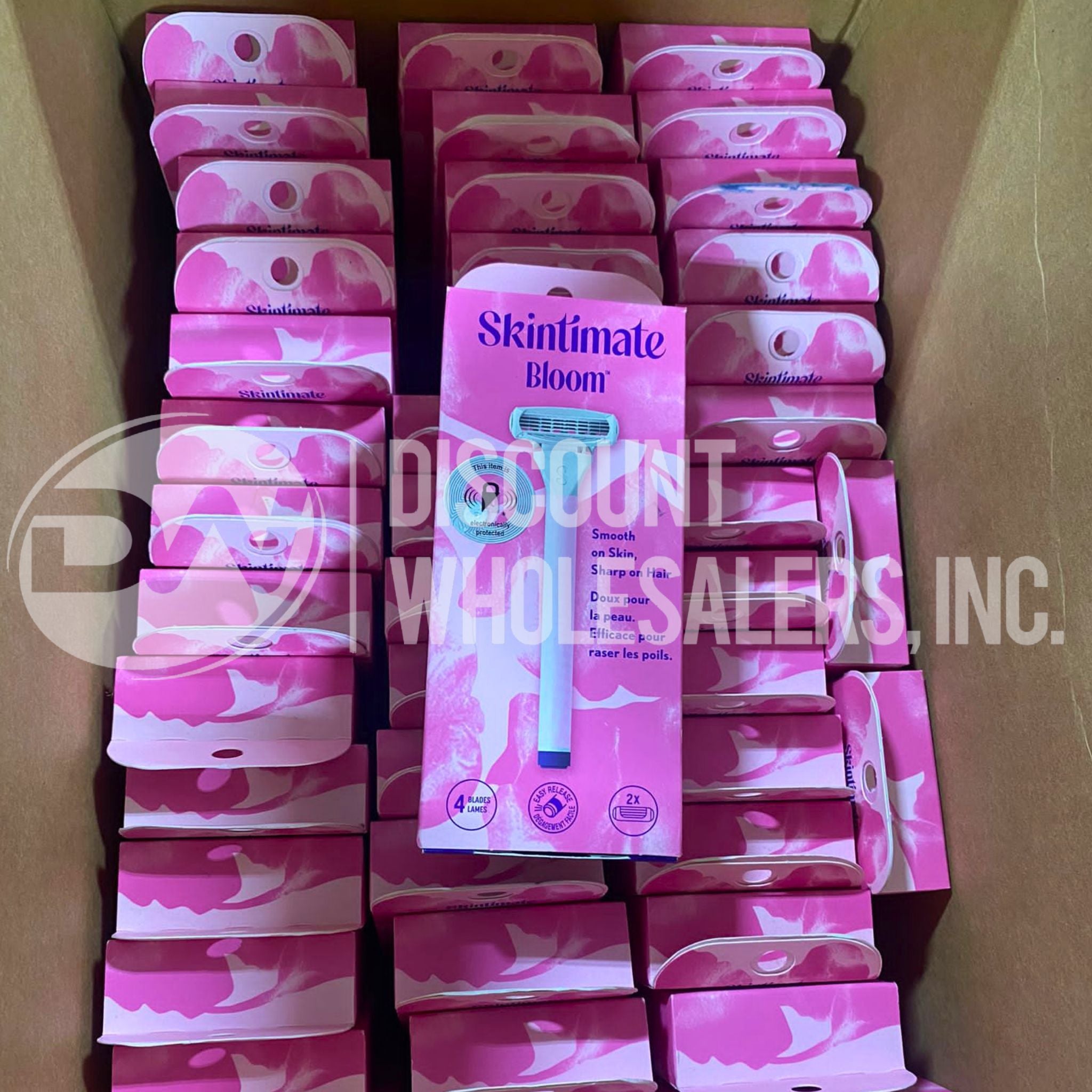 Smooth on Skin Sharp on Hair , 1 Razor 2 Cartridges (600 Pcs Pallet) Wholesale razor pallet of 600 razor and cartridge shaving sets arranged for shipping from Save More Liquidations