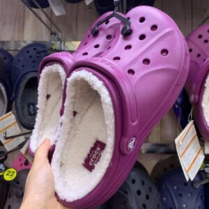 Crocs pallet — 160-pair pallet of authentic Crocs footwear including Classic Clog, Bistro, Baya, Bayaband, LiteRide, and Echo lifestyle styles