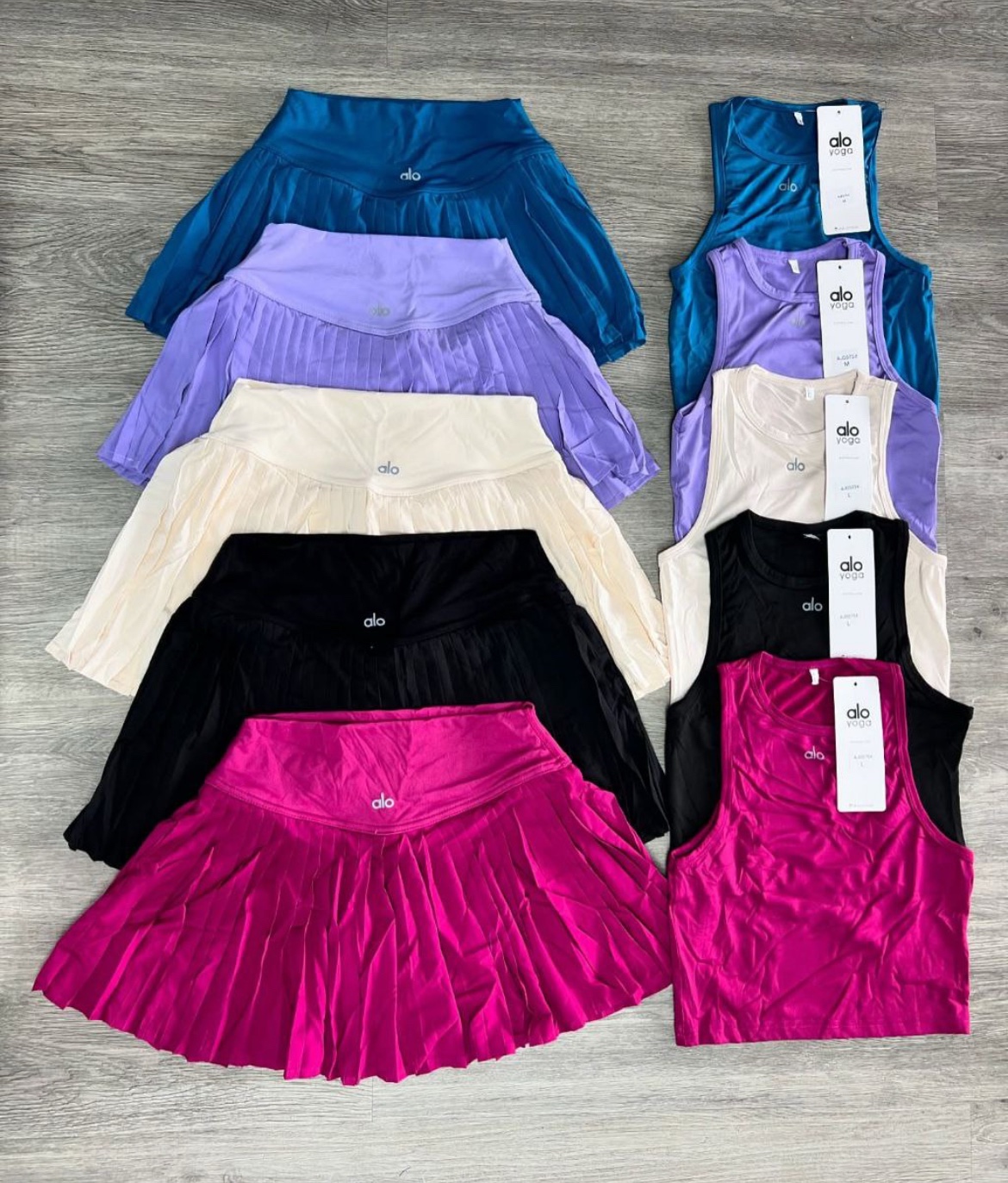 img_0220 Alo Yoga clothing pallet — 330 pieces of authentic Alo activewear including Airlift leggings, Goddess, Vapor, sports bras, and tops on Save More wholesale pallet