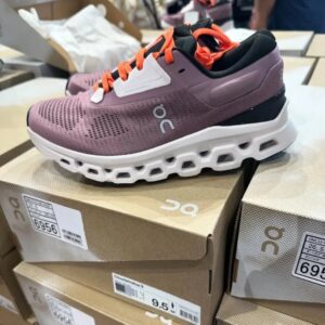 Wholesale On Cloud Sneakers Liquidation Pallets ( 110 pairs )