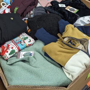 Sams Club clothing pallet — 900-piece pallet of Sams Club apparel overstock including Members Mark store brand and national brand overstock at club-store quantities