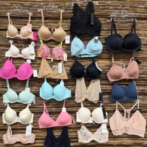 Mixed brand bras pallet — 500-piece pallet of mixed-brand womens bras including Maidenform, Bali, Warners, Vanity Fair, Hanes across sizes 32A-44DD and multiple styles