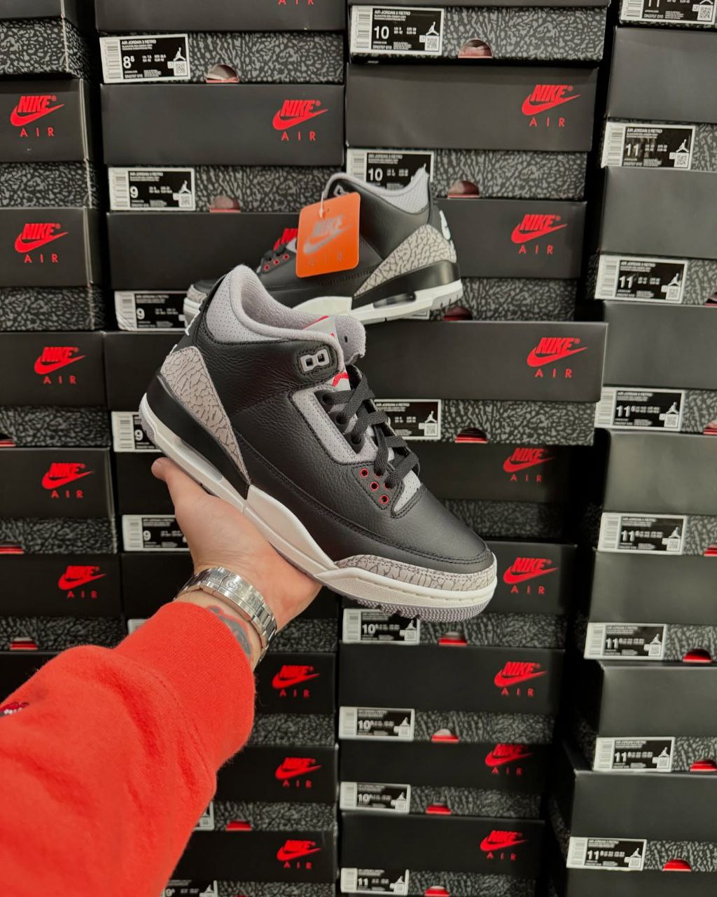 Buy Jordan Liquidation Pallets (50 Pairs at $650) Jordan liquidation pallet — 50 pairs of brand new in box authentic Air Jordan sneakers on Save More entry tier wholesale pallet