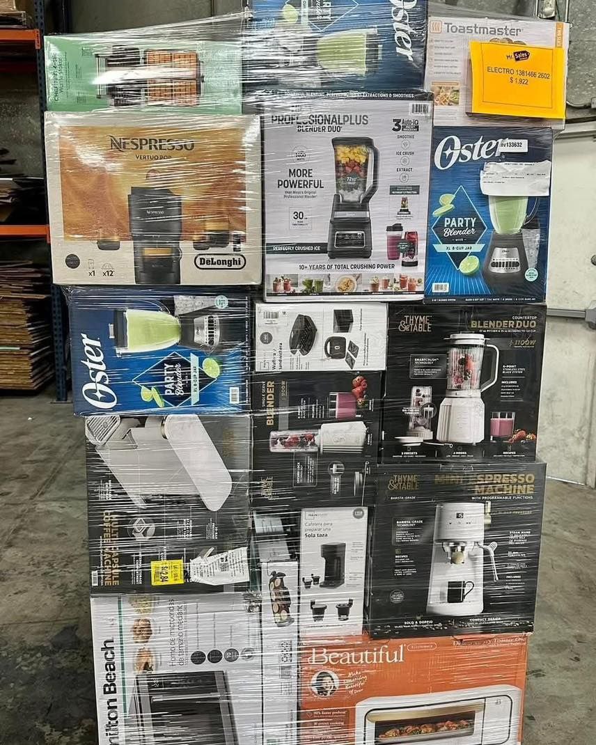 200 UNITS – Kitchen Appliance Pallet (Wholesale Lot) Kitchen appliance pallet of 200 small countertop appliances stacked for shipping from Save More Liquidations