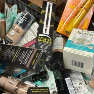 150 units mixed cosmetics pallet — 150-unit mixed-brand cosmetics lot including foundation, eye makeup, lip products, cheek products from drugstore and mid-tier brands