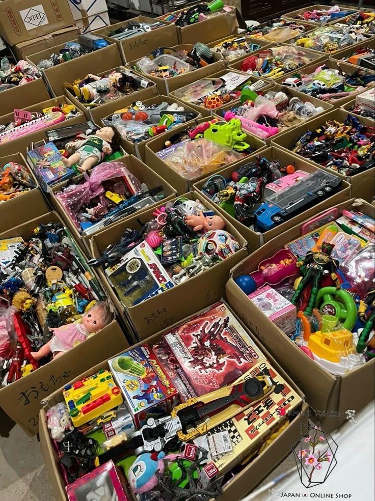 200 UNITS – Mixed Toy Pallet (Wholesale Lot) Wholesale toy pallet of 200 mixed toys boxed for shipping from Save More Liquidations